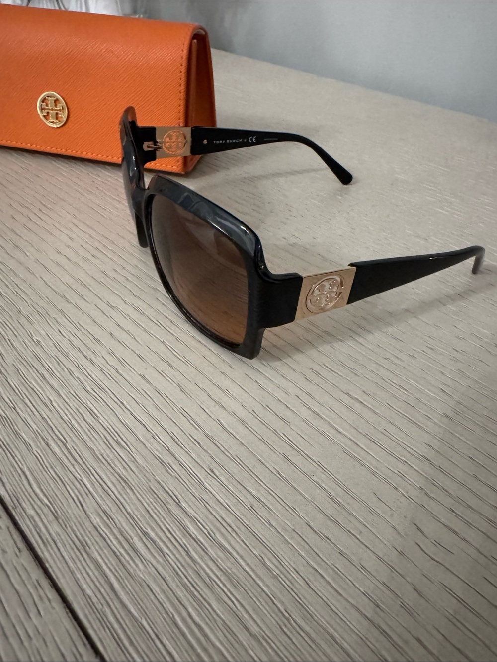 Tory Burch Sunglasses with Gold Logo and Brown Lenses